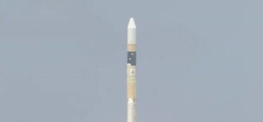 일본의 정보수집 위성 '레이더 6호기'를 탑재한 H2A 로켓 39호기가 12일 오후 1시20분 가고시마(鹿児)현 다네가시마(種子島) 우주센터에서 발사되고 있다. (사진출처: NHK) 2018.06.12.
