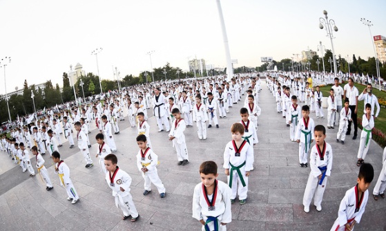 【서울=뉴시스】 '태권도 포 올(Taekwondo for All)'이라는 주제로 열린 플래시몹 행사. (사진 = WT 제공)