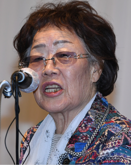 일본군 위안부 피해자인 여성인권운동가 이용수 할머니가 25일 오후 대구 수성구 인터불고호텔에서 기자회견을 하고 있다. 2020.05.25.