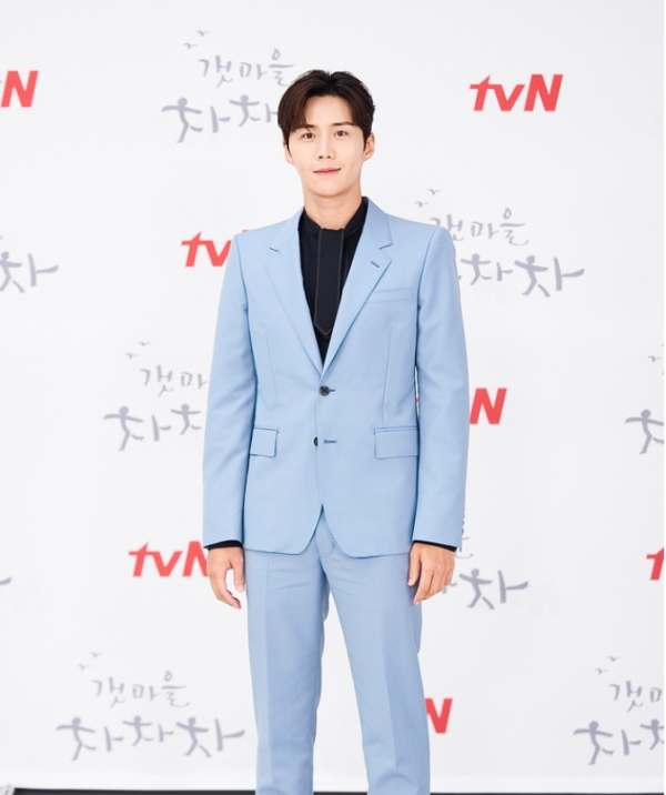 배우 김선호가 24일 tvN 토일드라마 '갯마을 차차차' 온라인 제작발표회를 하고 있다. (사진=tvN 제공) 2021.08.24.